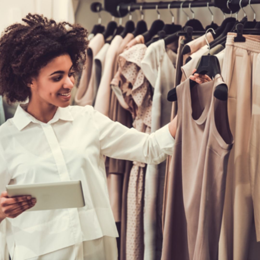 Leveraging Social Media in Fashion Sales 