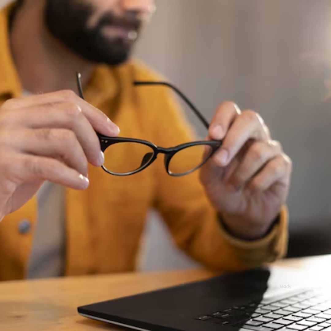 Incorporating Glasses into Creative Advertising Content